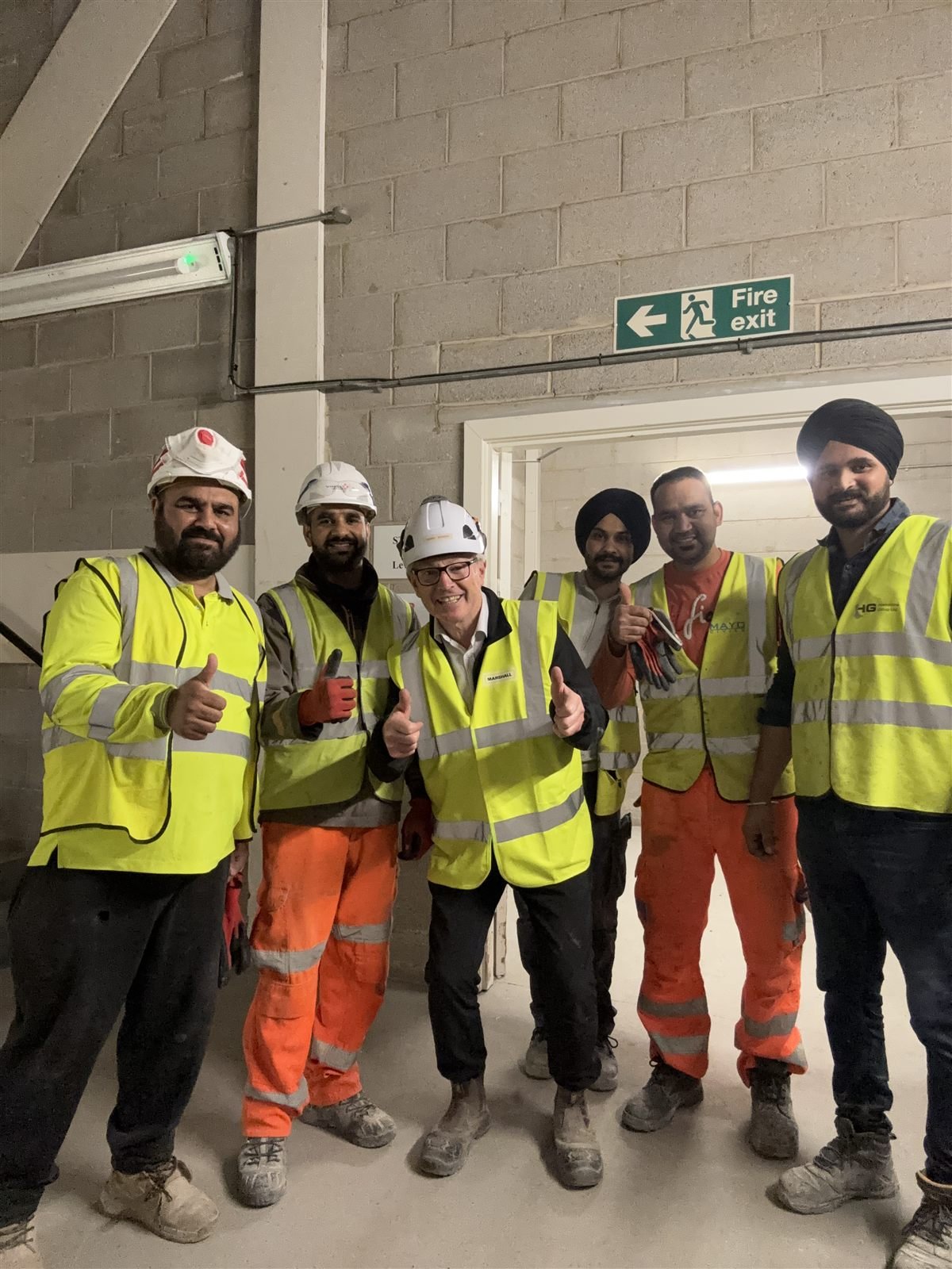 JSR Contracts Limited site and team photo