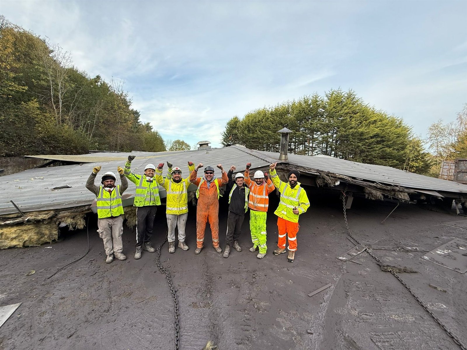 JSR Contracts Limited site and team photo